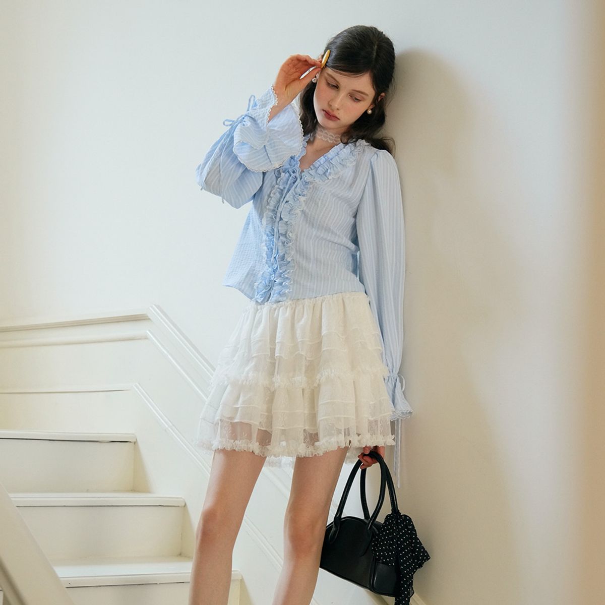 쎄무아듀(CEST MOIDEW) Cest_Ruffle trumpet sleeve blouse