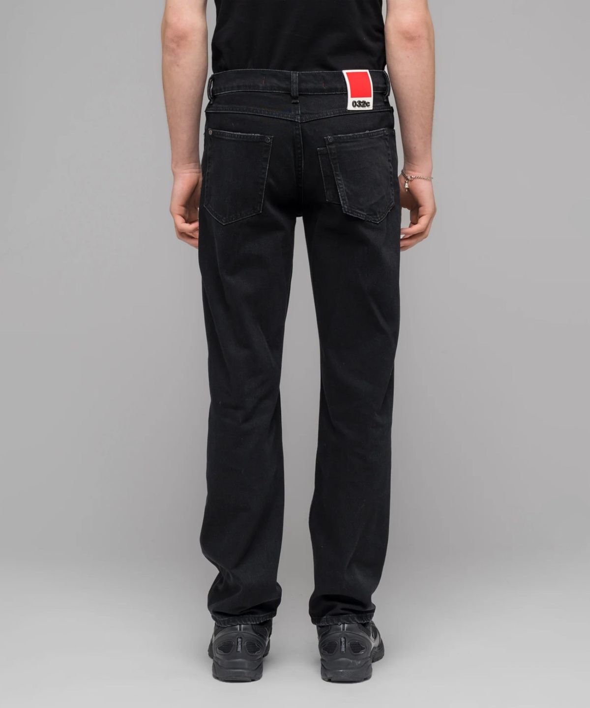 032씨(032C) (U) 25FW 다운 투 어스 스트레이트 레그 진 워시드 블랙 DOWN TO EARTH STRAIGHT LEG JEAN WASHED BLACK