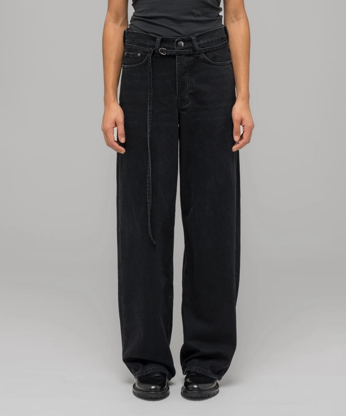 032씨(032C) (U) 25FW 다운 투 어스 와이드 레그 진 워시드 블랙 DOWN TO EARTH WIDE LEG JEAN WASHED BLACK