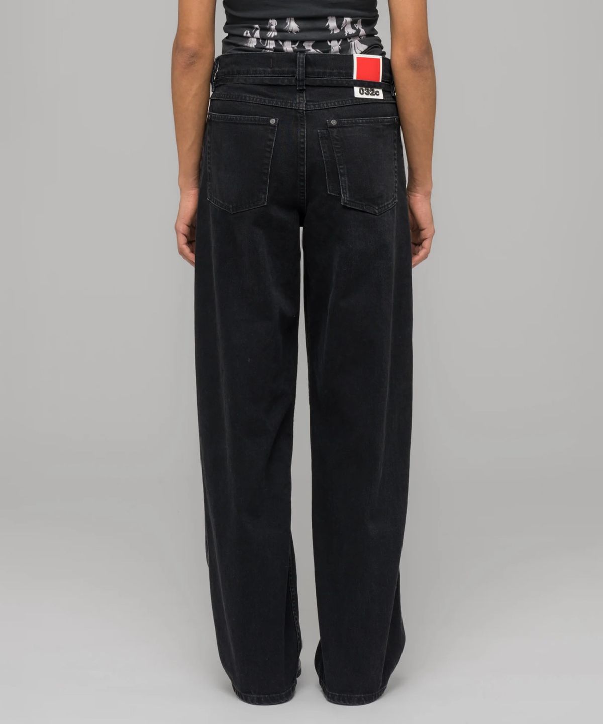 032씨(032C) (U) 25FW 다운 투 어스 와이드 레그 진 워시드 블랙 DOWN TO EARTH WIDE LEG JEAN WASHED BLACK