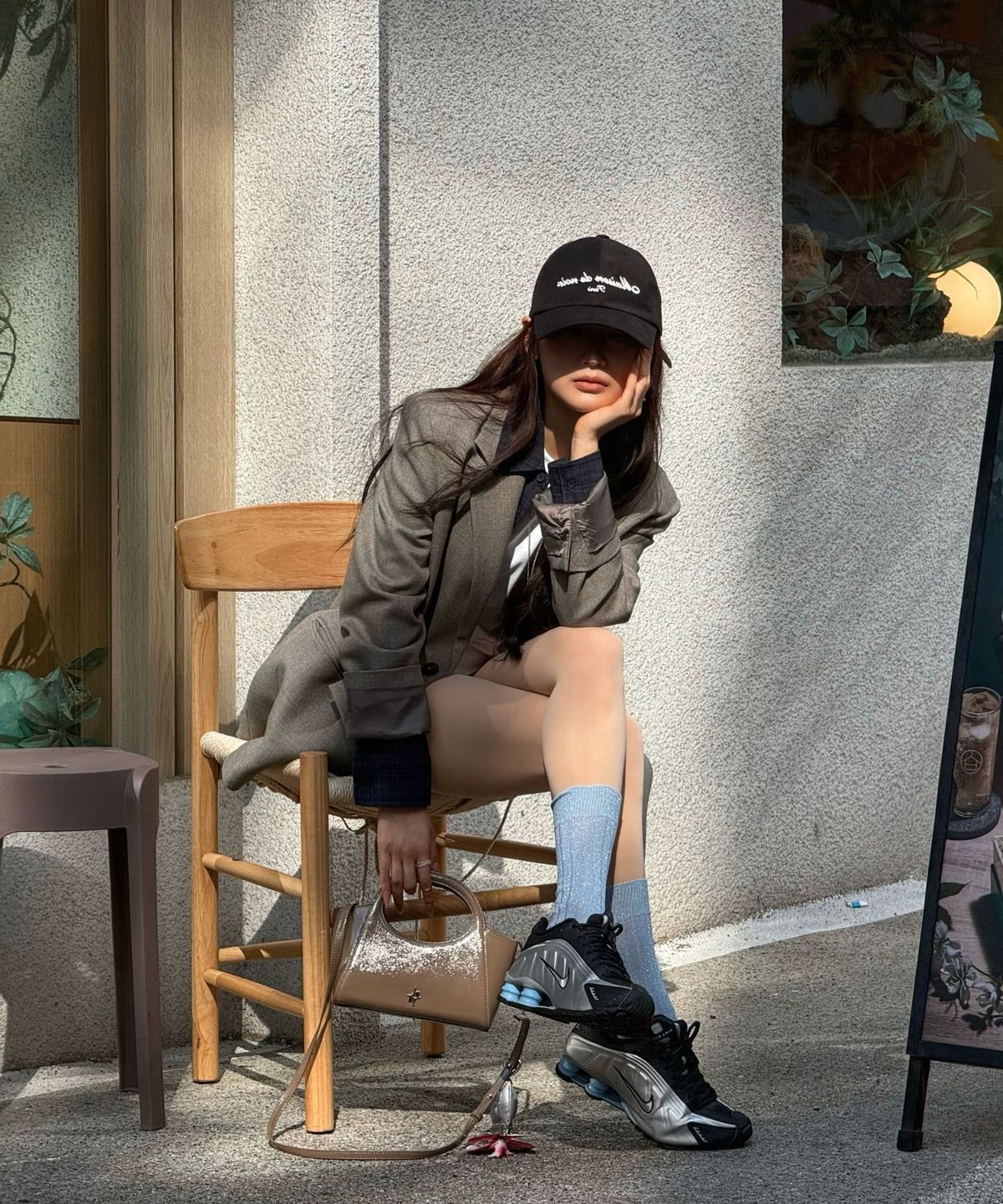 메종 드 누아(MAISON DE NOIR) CURSIVE LOGO CAP BLACK