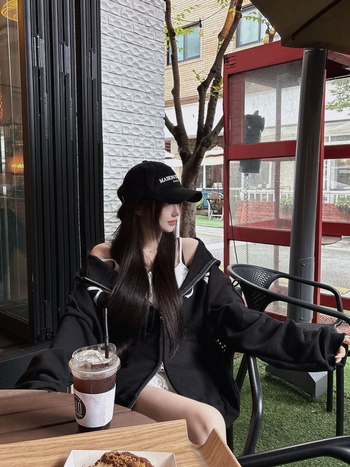 메종 드 누아(MAISON DE NOIR) LIGNÉE LOGO CAP BLACK