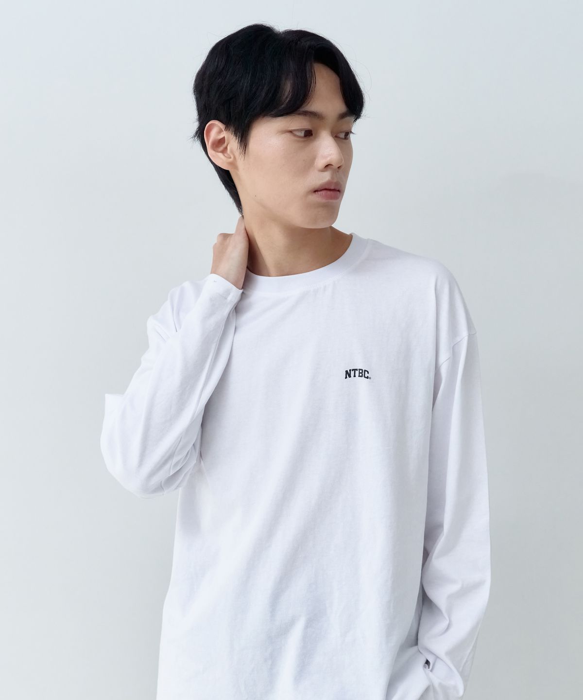 엔티비씨(NTBC) 스몰 로고 베이직 롱 슬리브 티셔츠 (2COLOR)