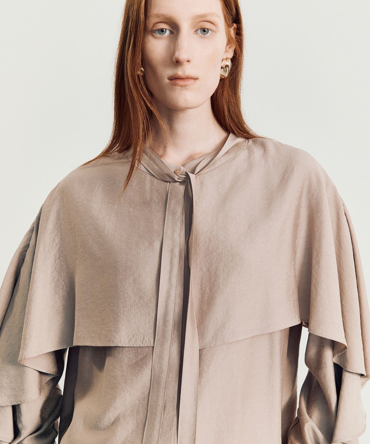 메이버유(MAYVERU) Nadi Cape Blouse _ Pink