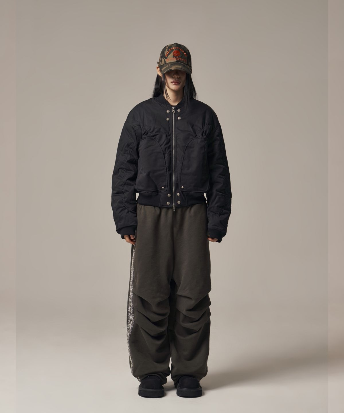 아이돈워너셀(IDWS) Hertz Track Line Pants Charcoal