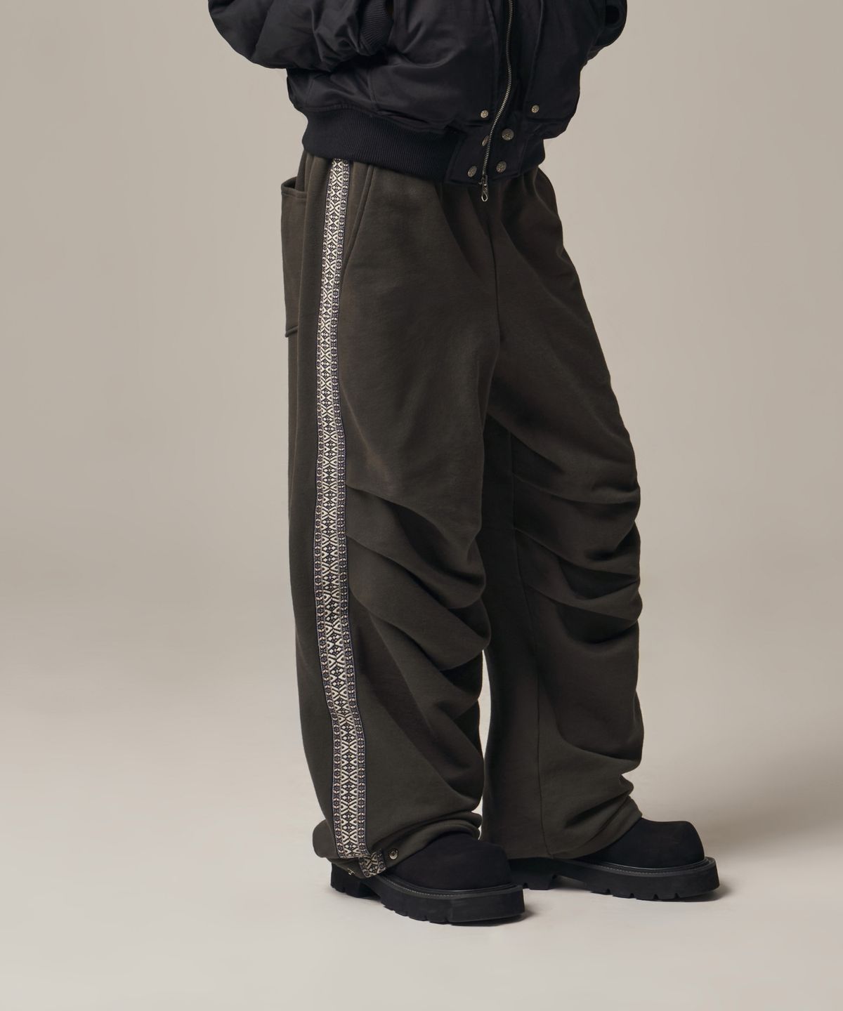 아이돈워너셀(IDWS) Hertz Track Line Pants Charcoal