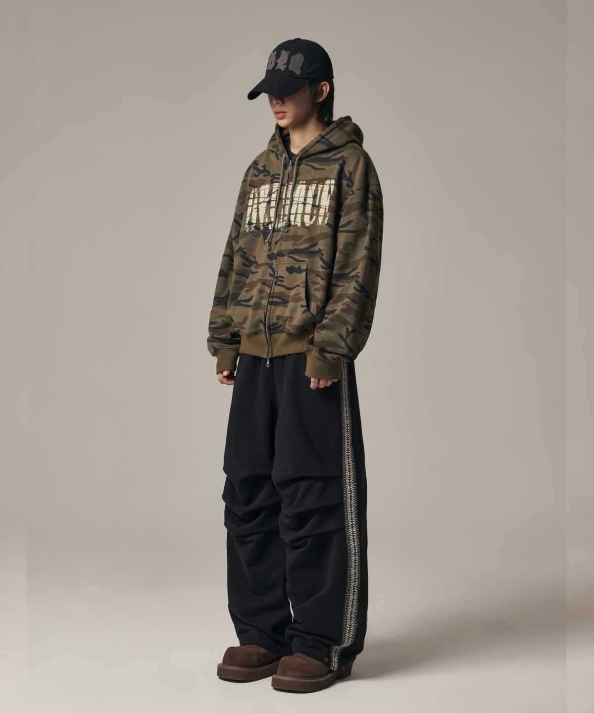 아이돈워너셀(IDWS) Hertz Track Line Pants Black