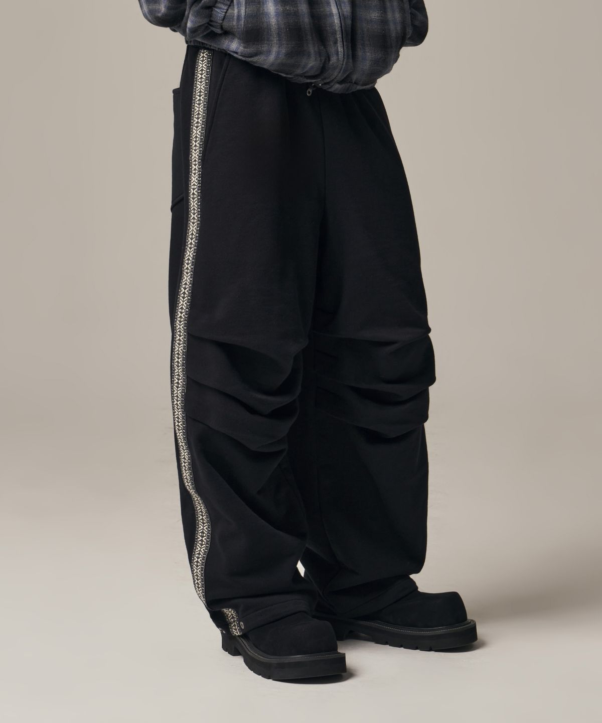 아이돈워너셀(IDWS) Hertz Track Line Pants Black