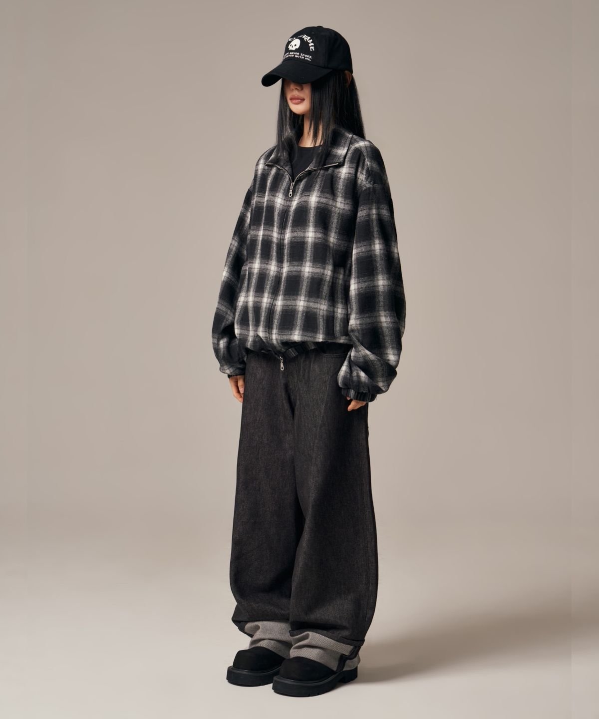 아이돈워너셀(IDWS) Bolly Roll Up Raw Denim Pants Black