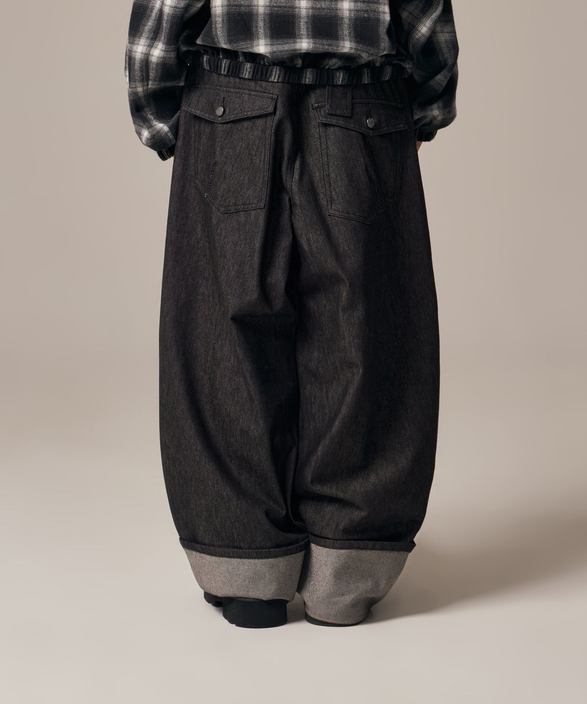 아이돈워너셀(IDWS) Bolly Roll Up Raw Denim Pants Black