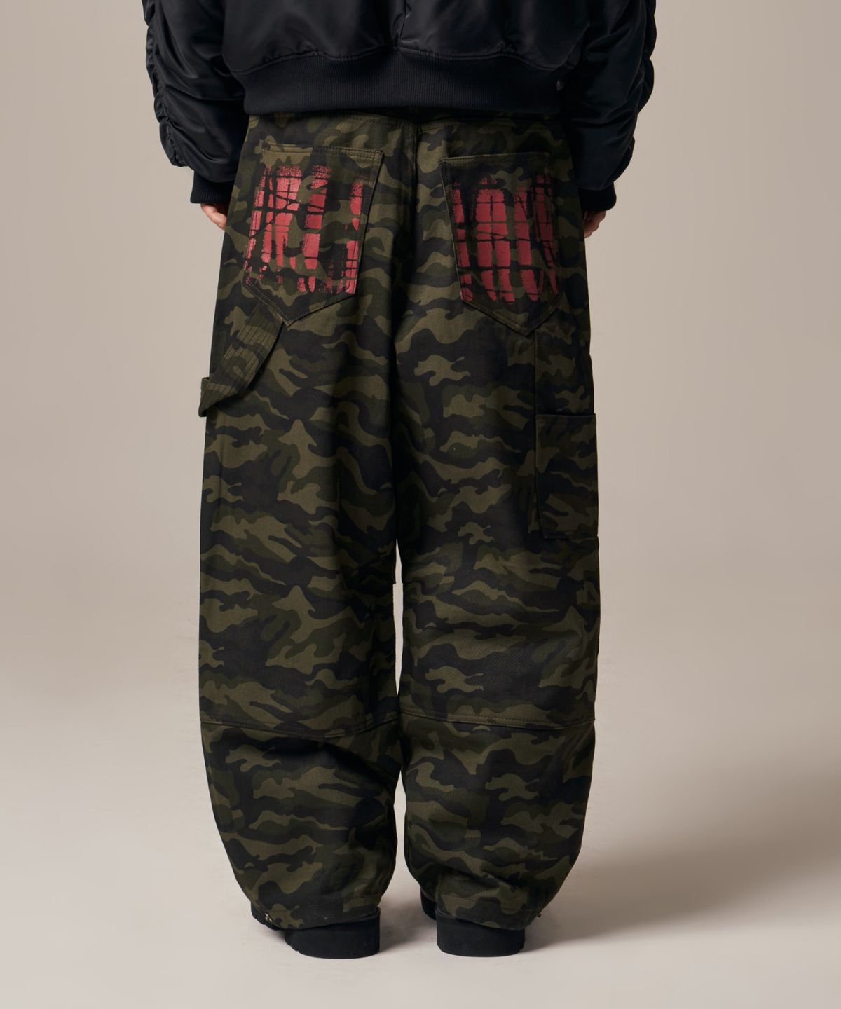 아이돈워너셀(IDWS) Oblique Print Pants Dark Multi