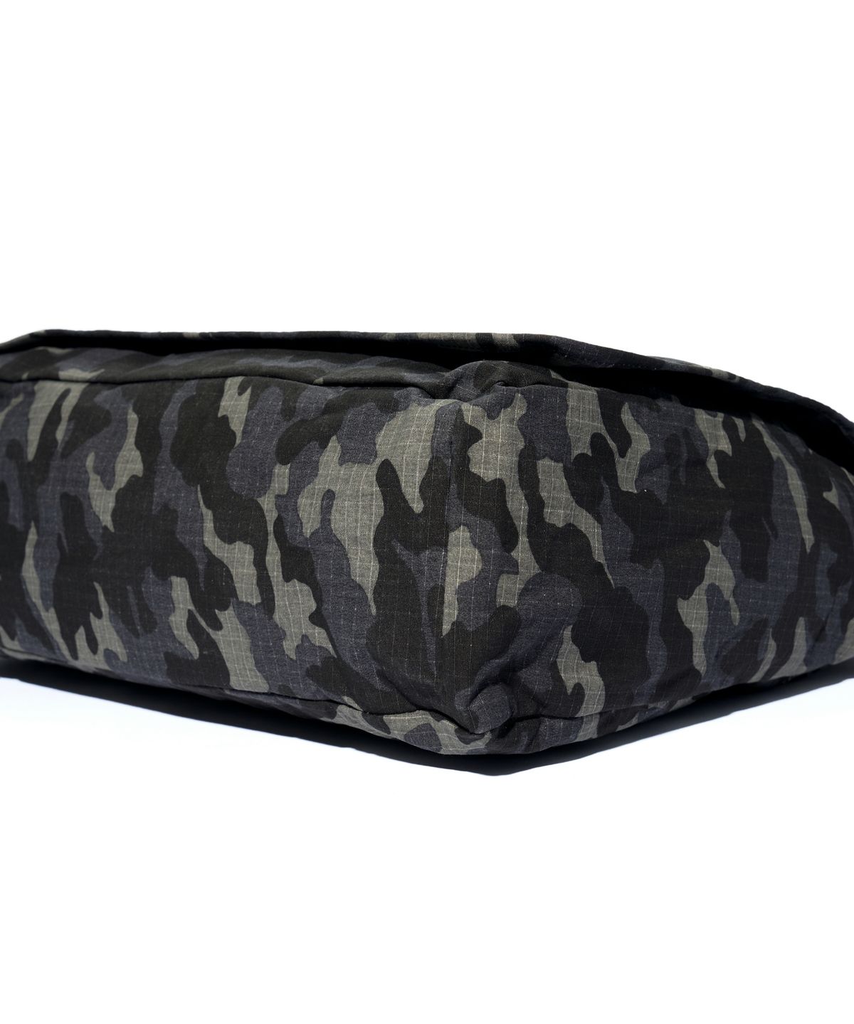 아이돈워너셀(IDWS) Mega Flap Cross Bag Dark Multi