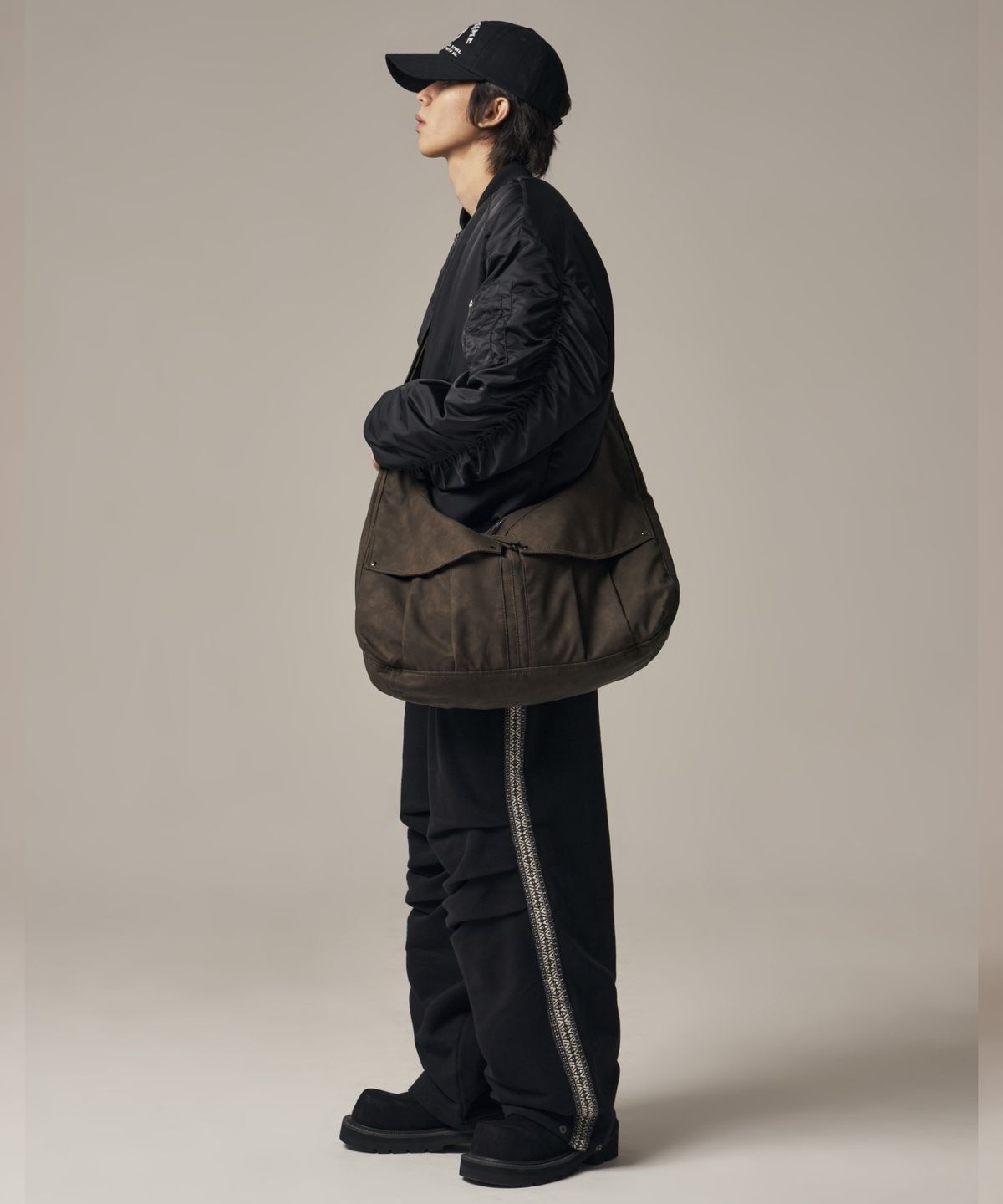 아이돈워너셀(IDWS) Mega Loop Hobo Bag Brown