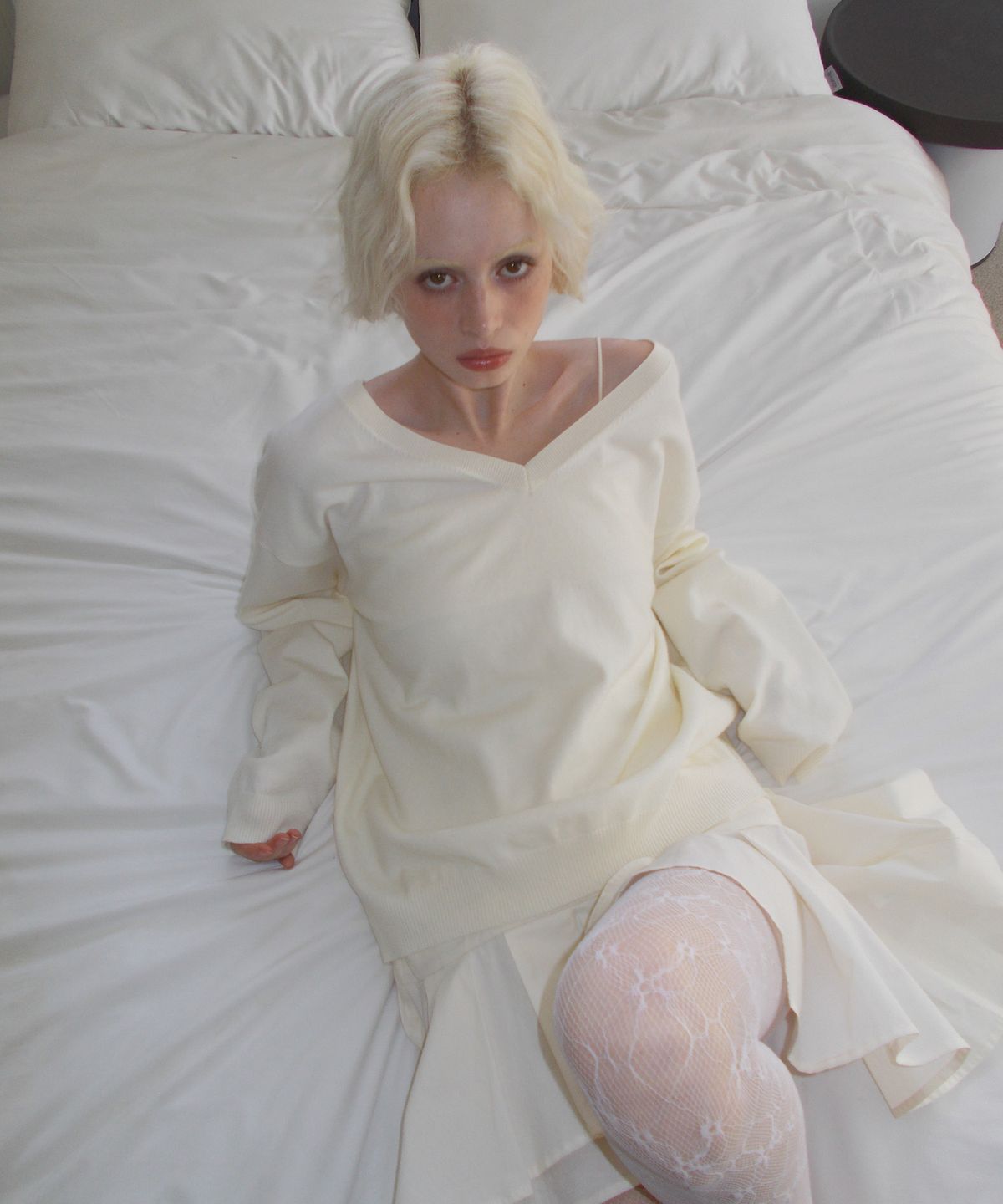 큐리티(CURETTY) C ONE-SHOULDER KNIT_IVORY