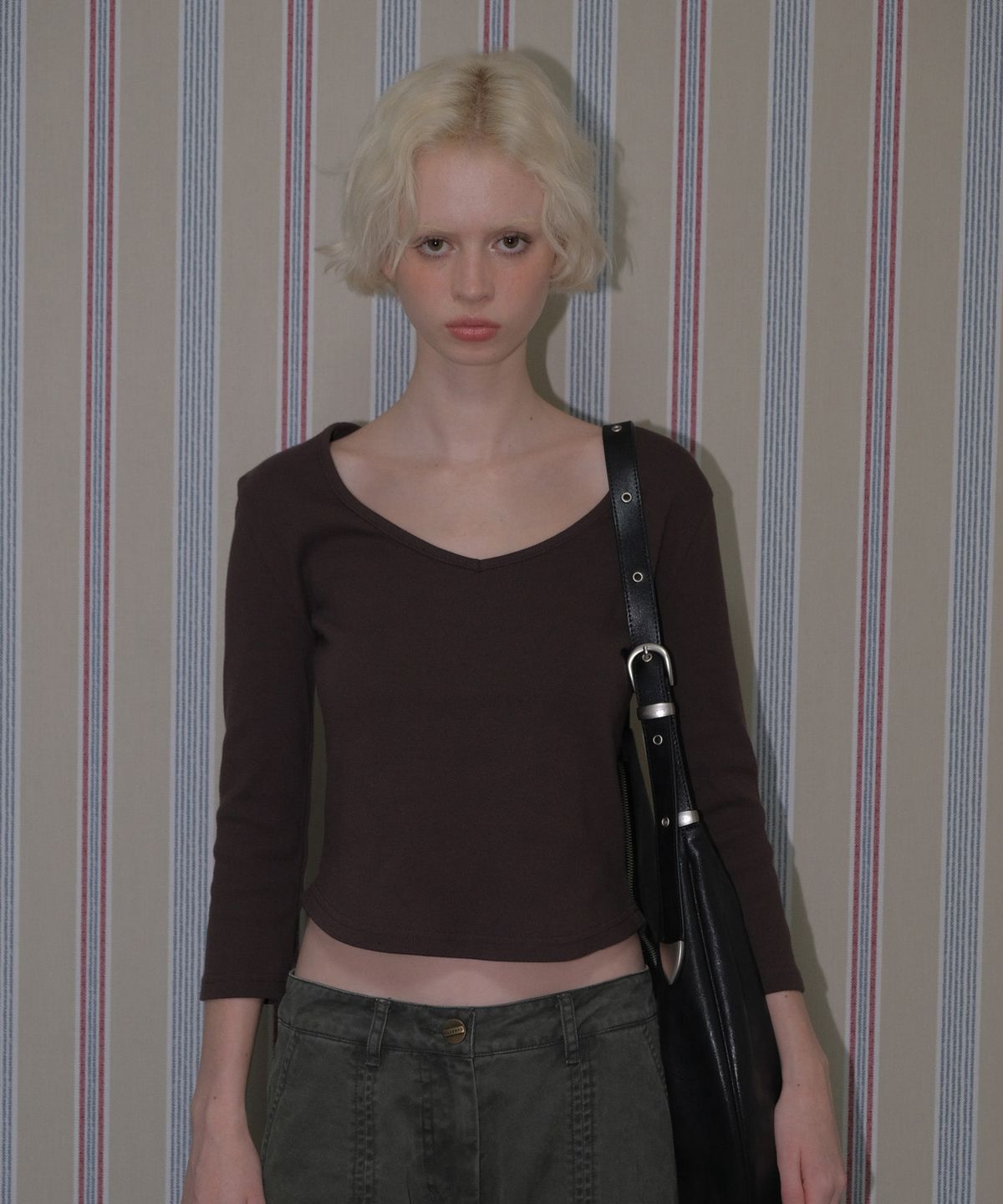 큐리티(CURETTY) C 90S LINE V-NECK T-SHIRT_BROWN