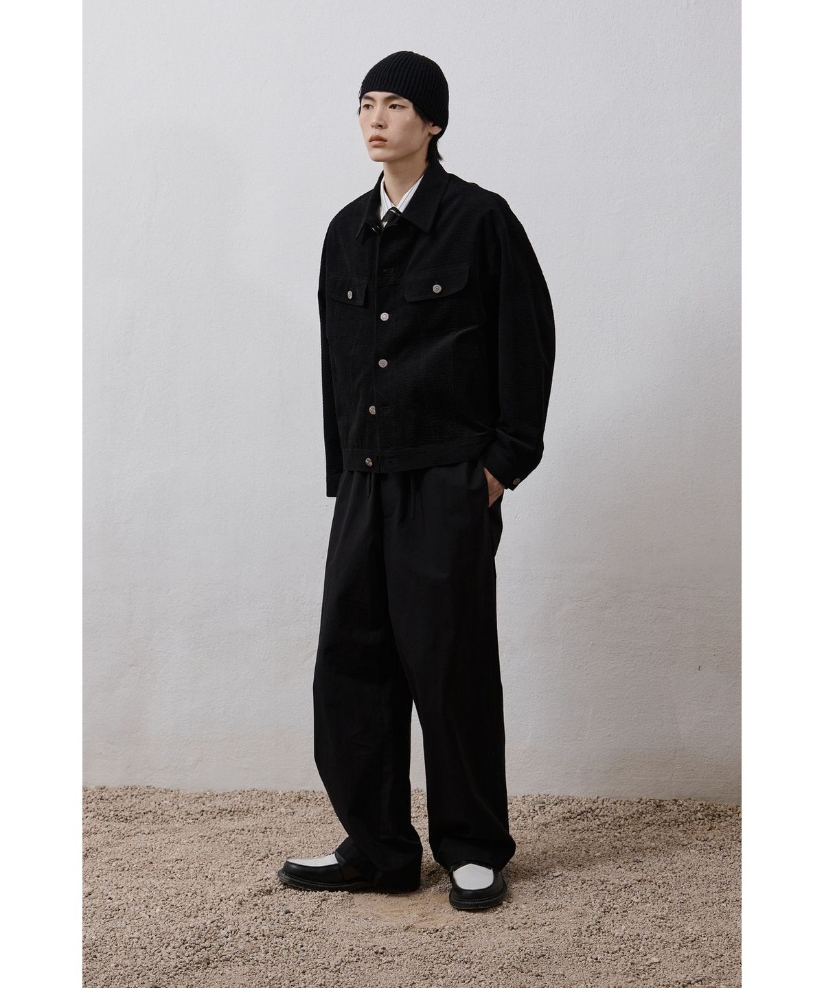 유스(YOUTH) Corduroy Textured Jacket - Black