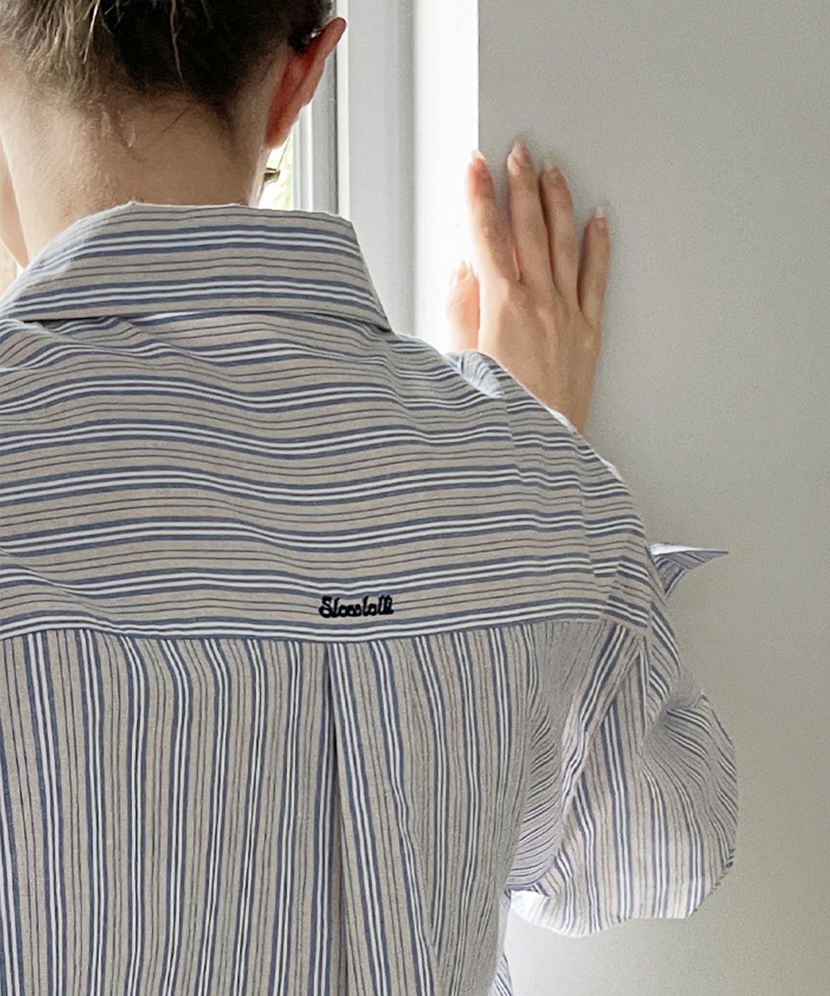 슬로우롤리(SLOWLOLLI) Blue breeze striped shirt