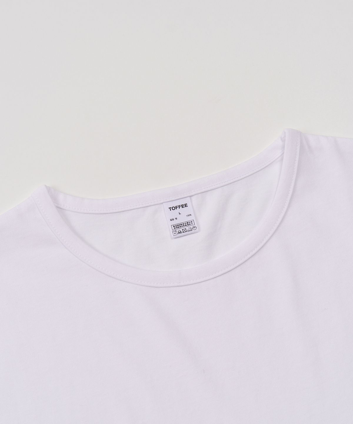 토피(TOFFEE) 라운드넥 롱 슬리브 (WHITE)