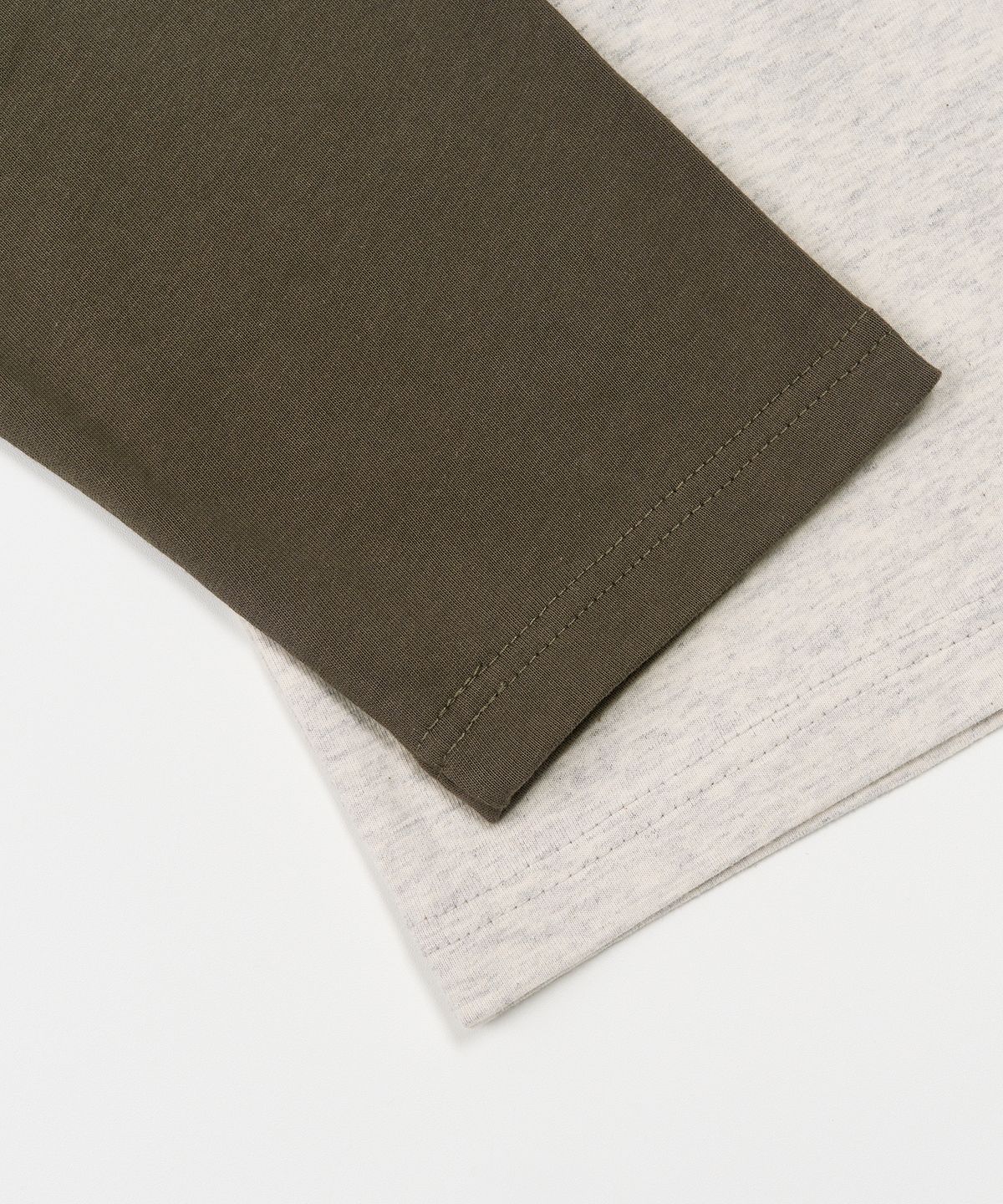 토피(TOFFEE) 미니멀 래글런 롱 슬리브 (KHAKI)