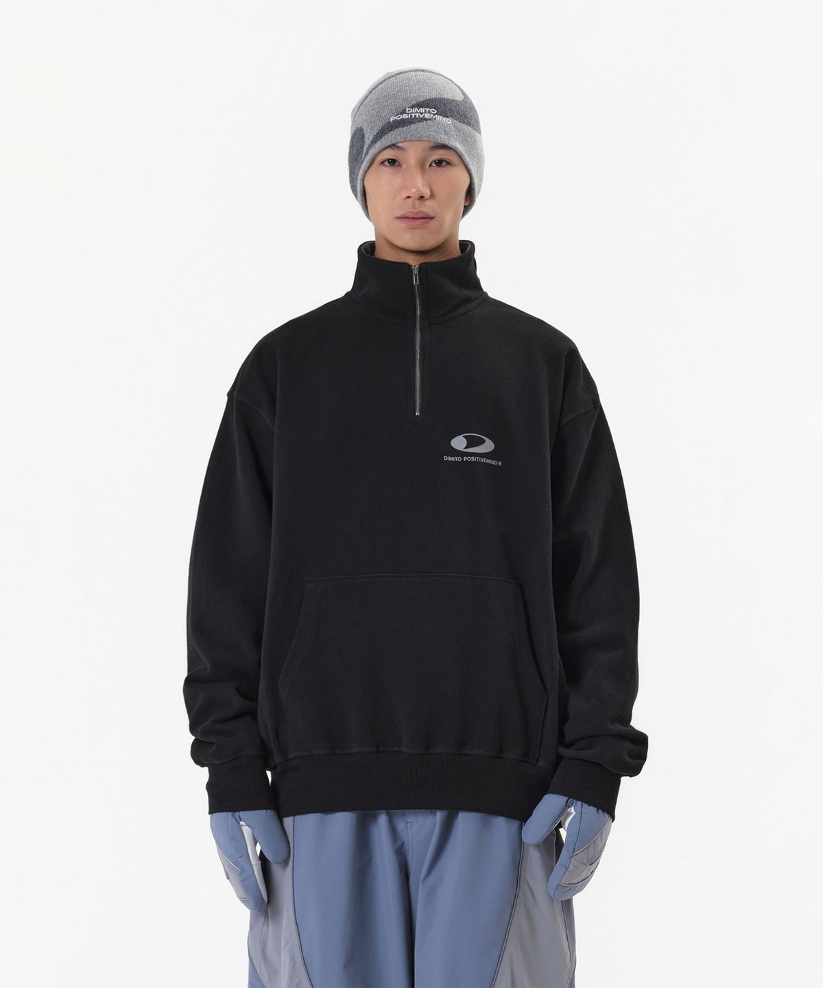 디미토(DIMITO) CIRCLE LOGO HALF ZIP SWEATSHIRT BLACK