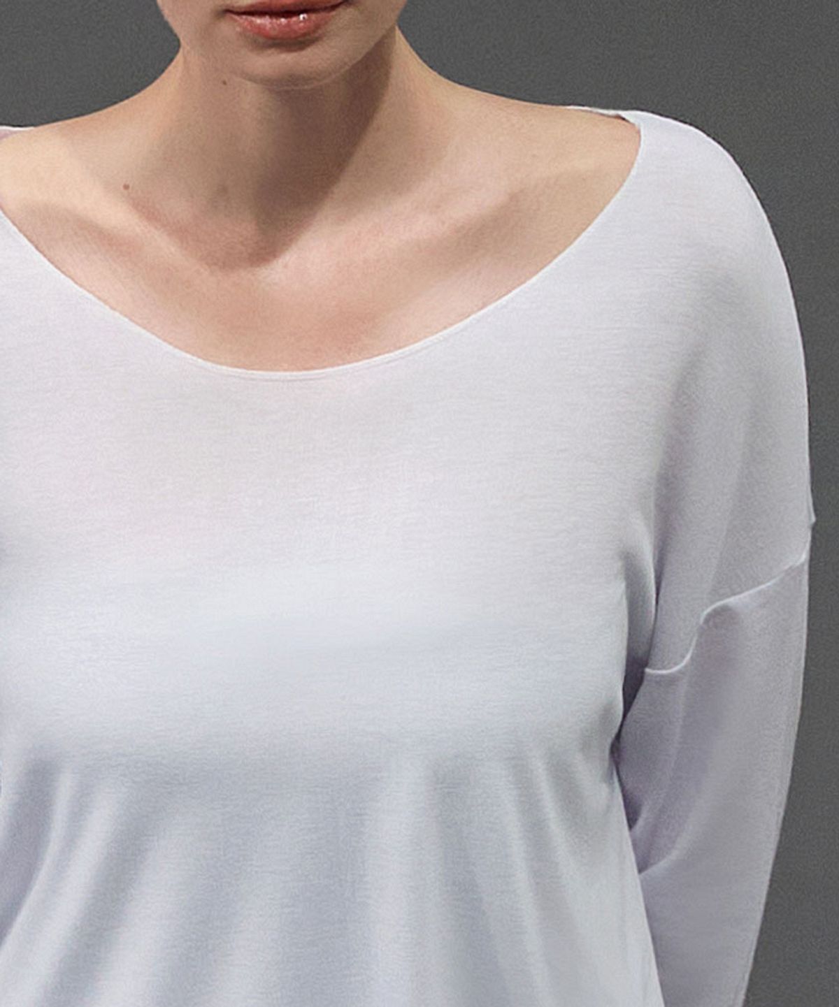 데비웨어(DEVIWEAR) 시어 루즈 핏 티셔츠 DEVI-T0131-화이트