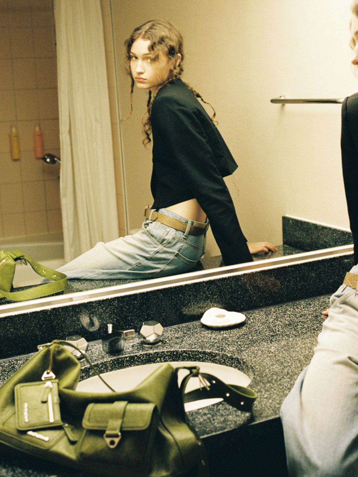 필인더블랭크(FILLINTHEBLANK) Cabinet Bag (olive)