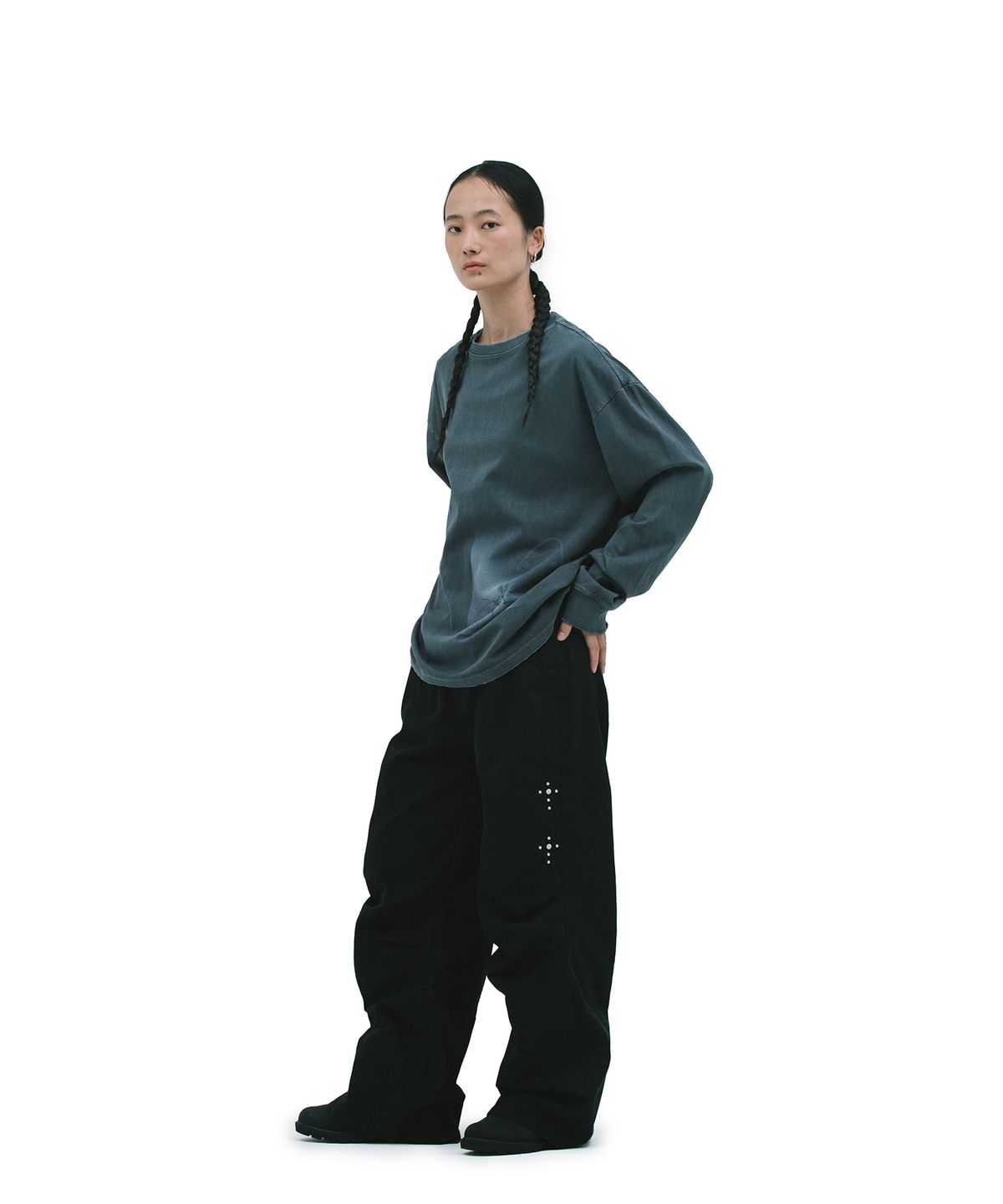 데프가먼츠(DEFGARMENTS) BUTTERFLY LONG SLEEVE [NAVY CHARCOAL]