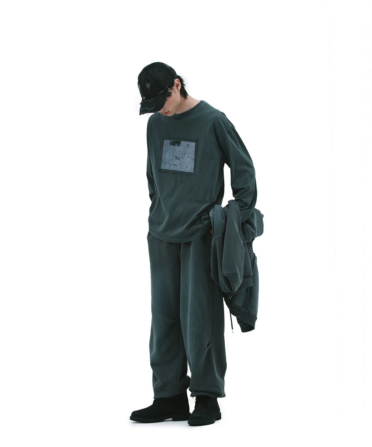 데프가먼츠(DEFGARMENTS) NO PARKING LONG SLEEVE [CHARCOAL]