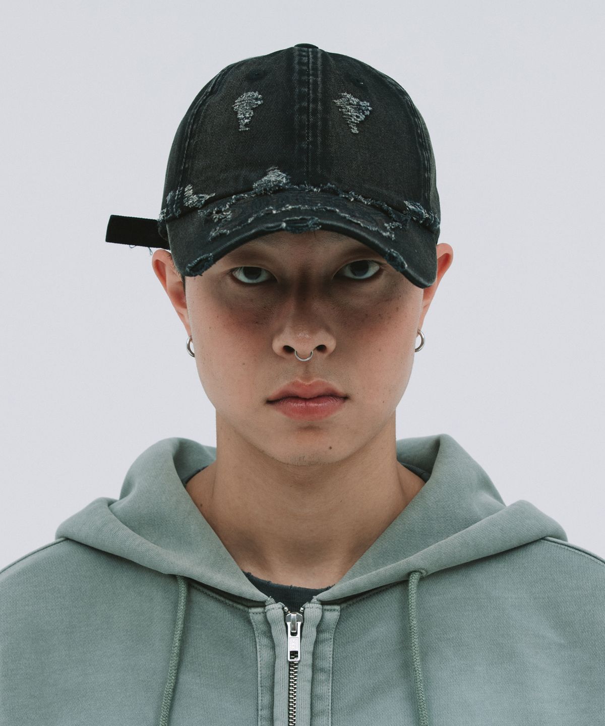 데프가먼츠(DEFGARMENTS) LOGO DESTROYED CAP [BLACK]
