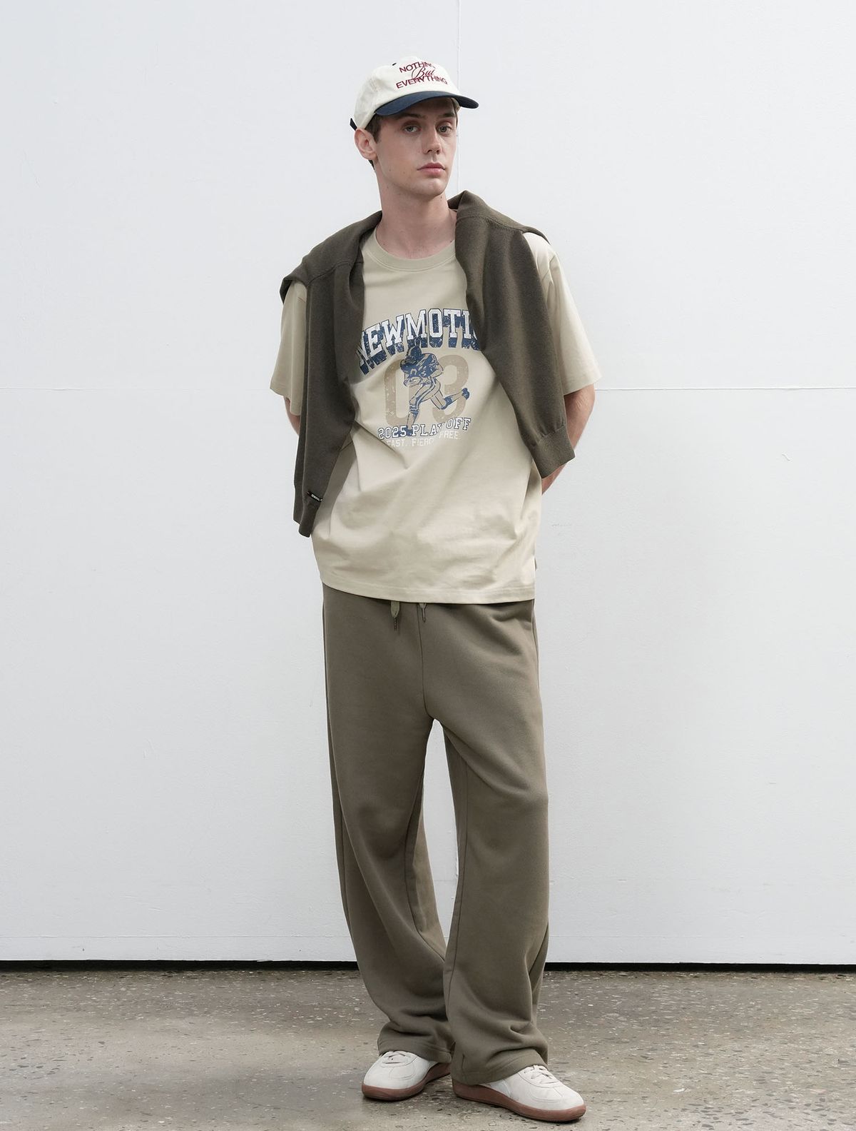 제너럴아이디어(GENERALIDEA) UNISEX 코튼 로고 와이드 밴딩 팬츠 [KHAKI] / SBE3U52003