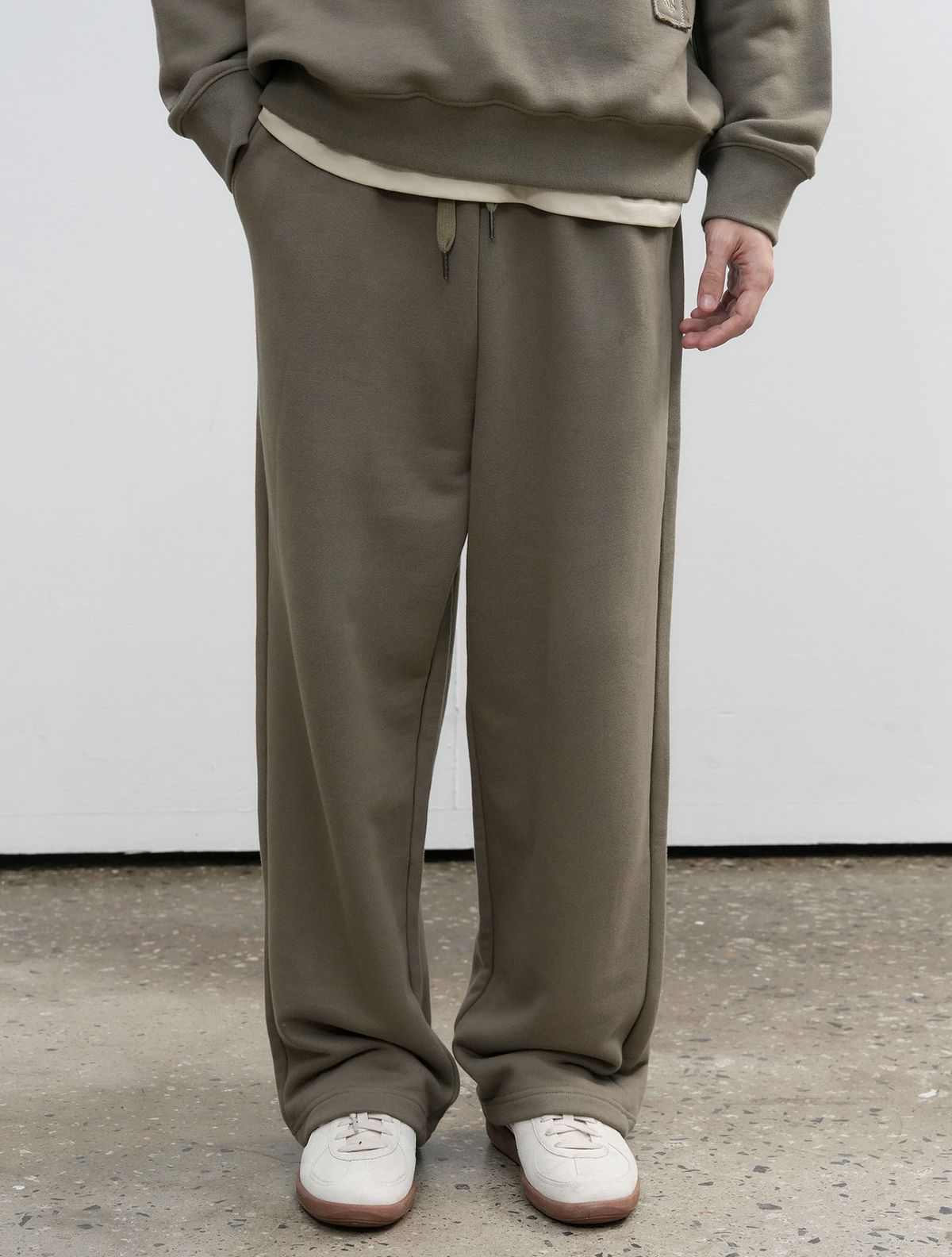 제너럴아이디어(GENERALIDEA) UNISEX 코튼 로고 와이드 밴딩 팬츠 [KHAKI] / SBE3U52003