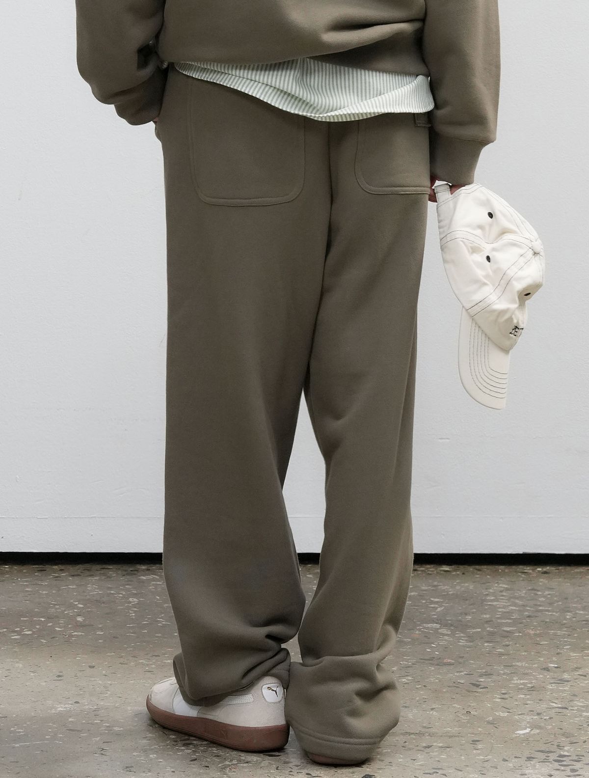 제너럴아이디어(GENERALIDEA) UNISEX 코튼 로고 와이드 밴딩 팬츠 [KHAKI] / SBE3U52003
