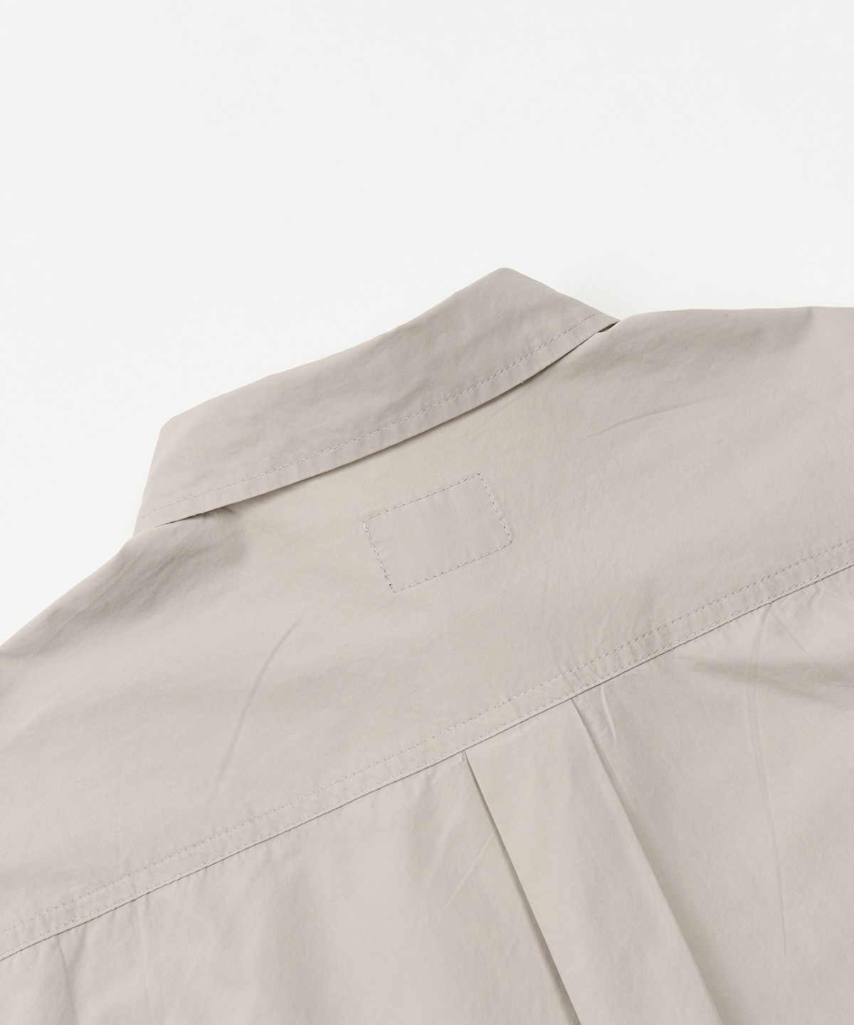 토피(TOFFEE) 포켓 크롭 셔츠 (LIGHT GREY)