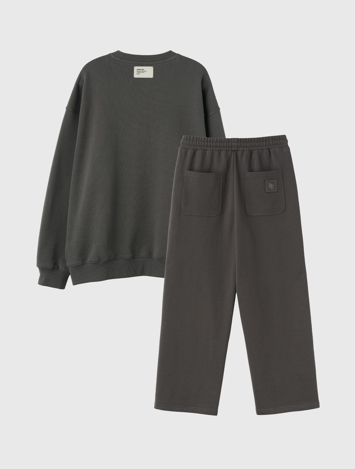 제너럴아이디어(GENERALIDEA) UNISEX 코튼 로고 루즈핏 맨투맨 세트 [CHARCOAL] / SBE3U51003SET