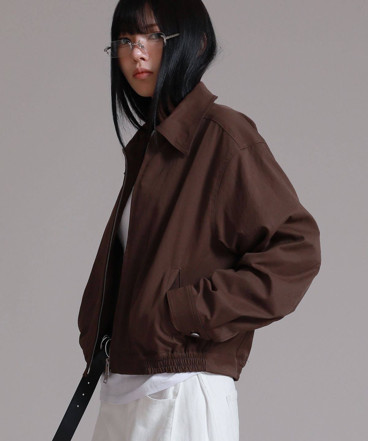 라이크더모스트(LIKE THE MOST) 세미 크롭 미니멀 카라 오버핏 집업 블루종 자켓_브라운