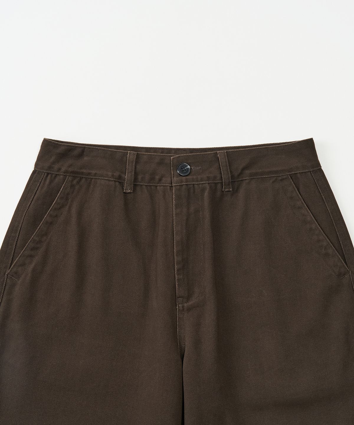 토피(TOFFEE) 커브드 치노 팬츠 (BROWN)