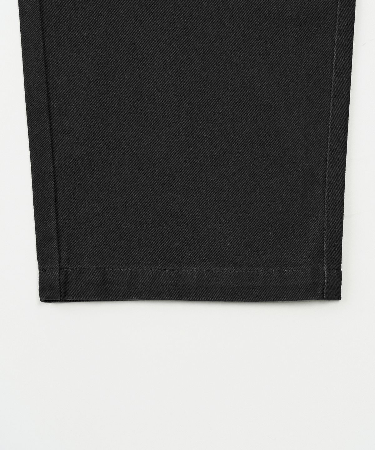토피(TOFFEE) 커브드 치노 팬츠 (BLACK)