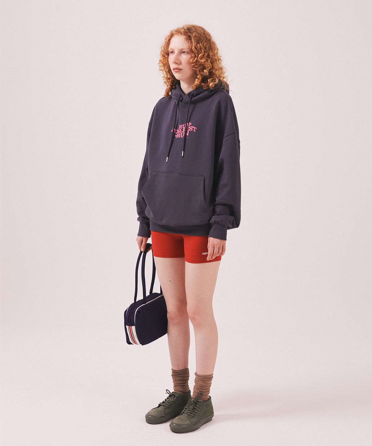 미나수(MENASOO) For Rest Run Basic Hoodie_Charcoal