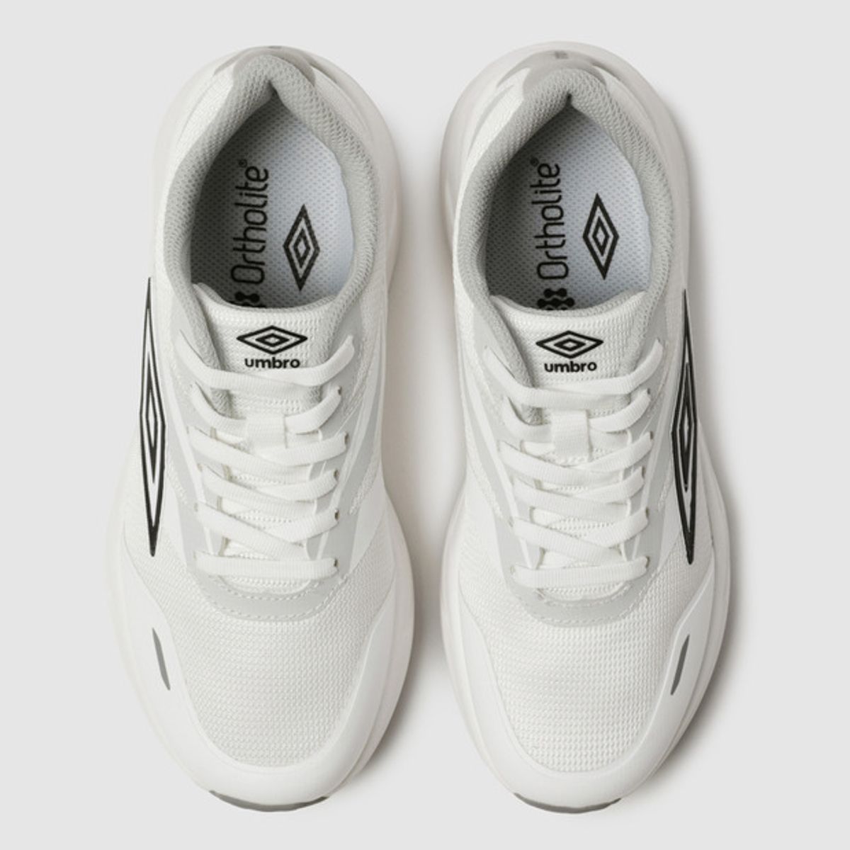 엄브로(UMBRO) EASYROAD RUN (이지로드 런) 화이트(UQ323RPR80)