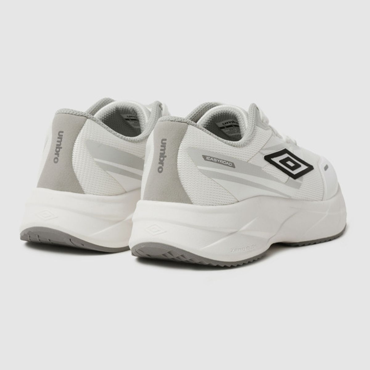 엄브로(UMBRO) EASYROAD RUN (이지로드 런) 화이트(UQ323RPR80)