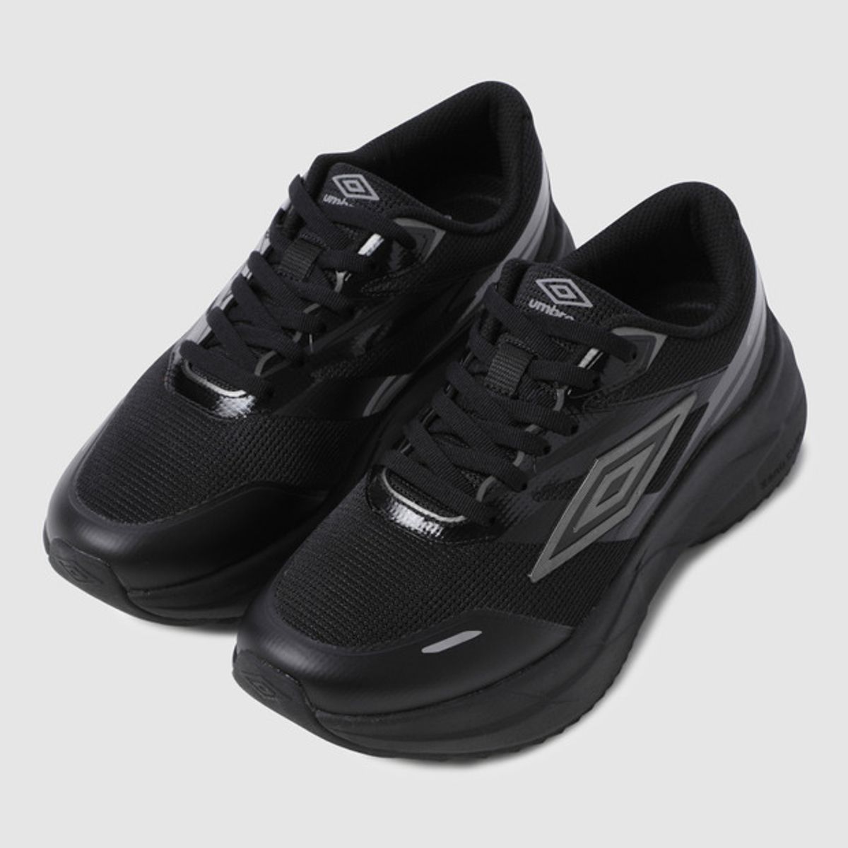 엄브로(UMBRO) EASYROAD RUN (이지로드 런) 블랙(UQ323RPR80)