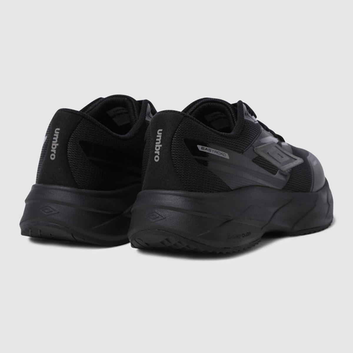 엄브로(UMBRO) EASYROAD RUN (이지로드 런) 블랙(UQ323RPR80)