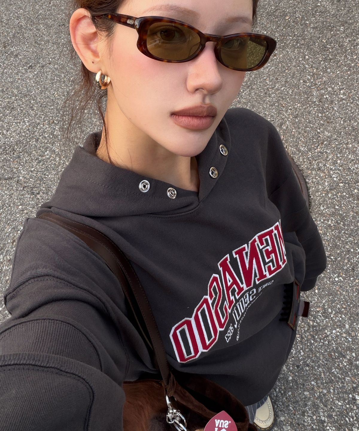 미나수(MENASOO) MNS Seoul Hoodie_Charcoal