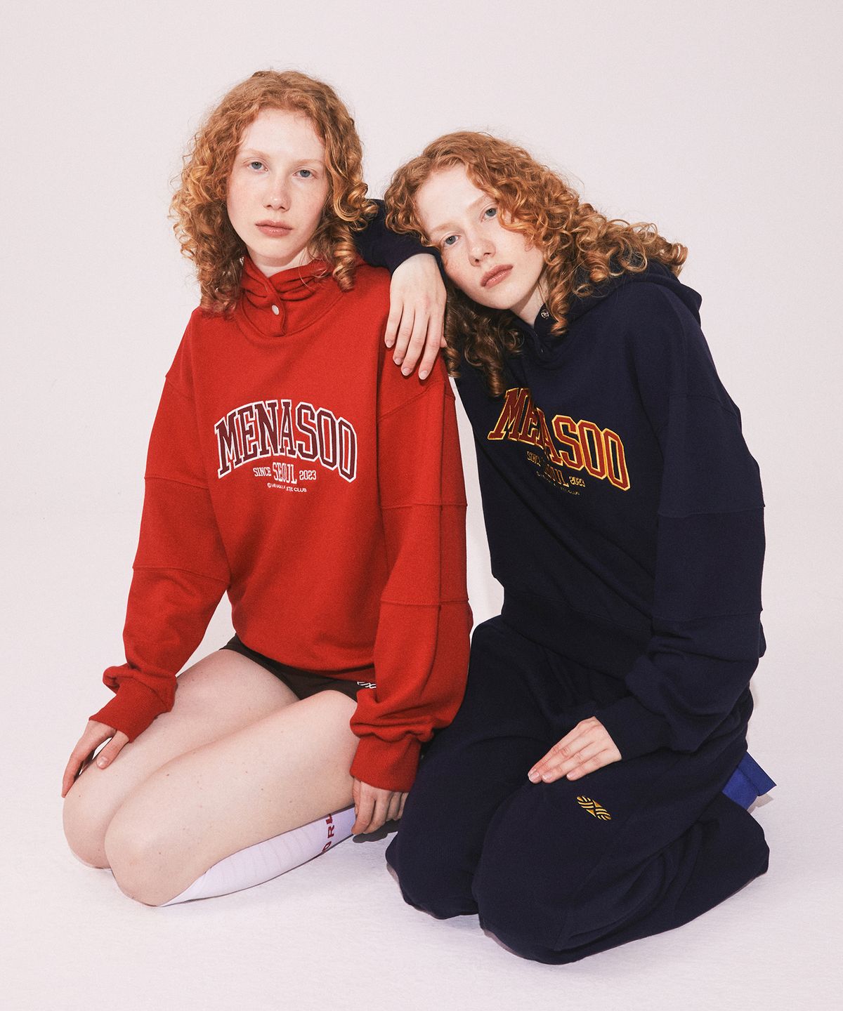 미나수(MENASOO) MNS Seoul Hoodie_Red