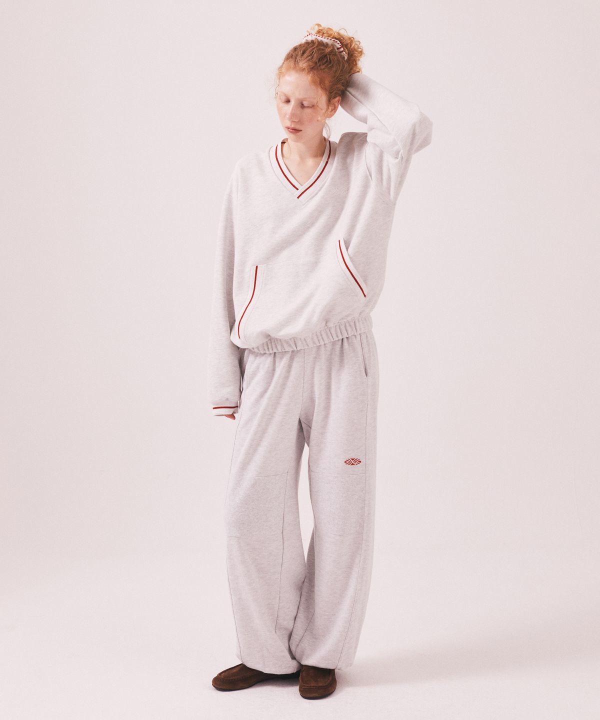미나수(MENASOO) MNS Hard Cotton Vneck Sweatshirt_White Melange