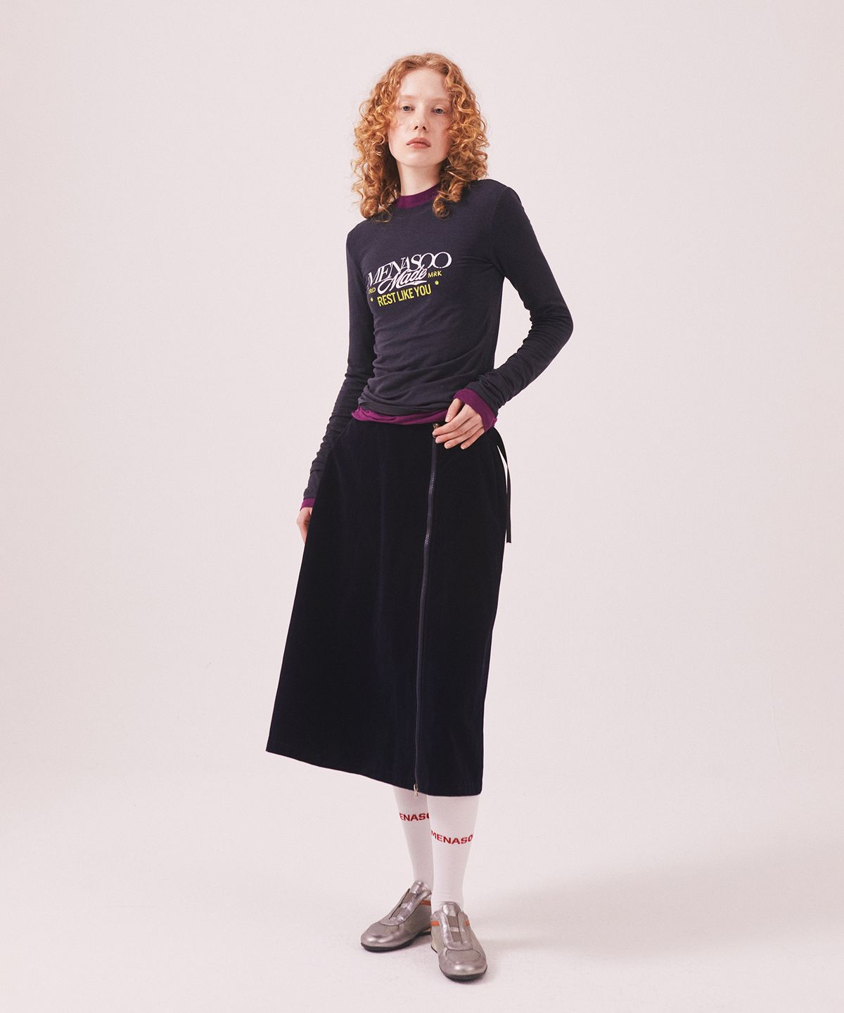 미나수(MENASOO) MNS Soft Fitted Long T Shirt_Charcoal