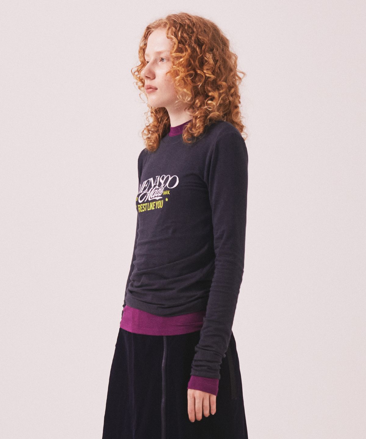 미나수(MENASOO) MNS Soft Fitted Long T Shirt_Charcoal