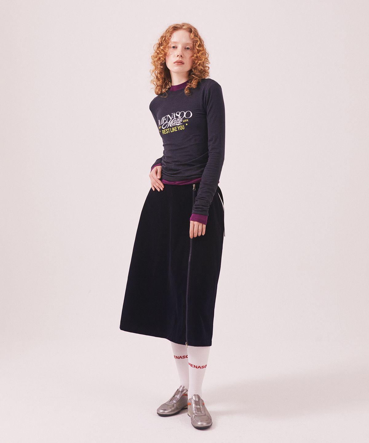 미나수(MENASOO) MNS Soft Fitted Long T Shirt_Charcoal