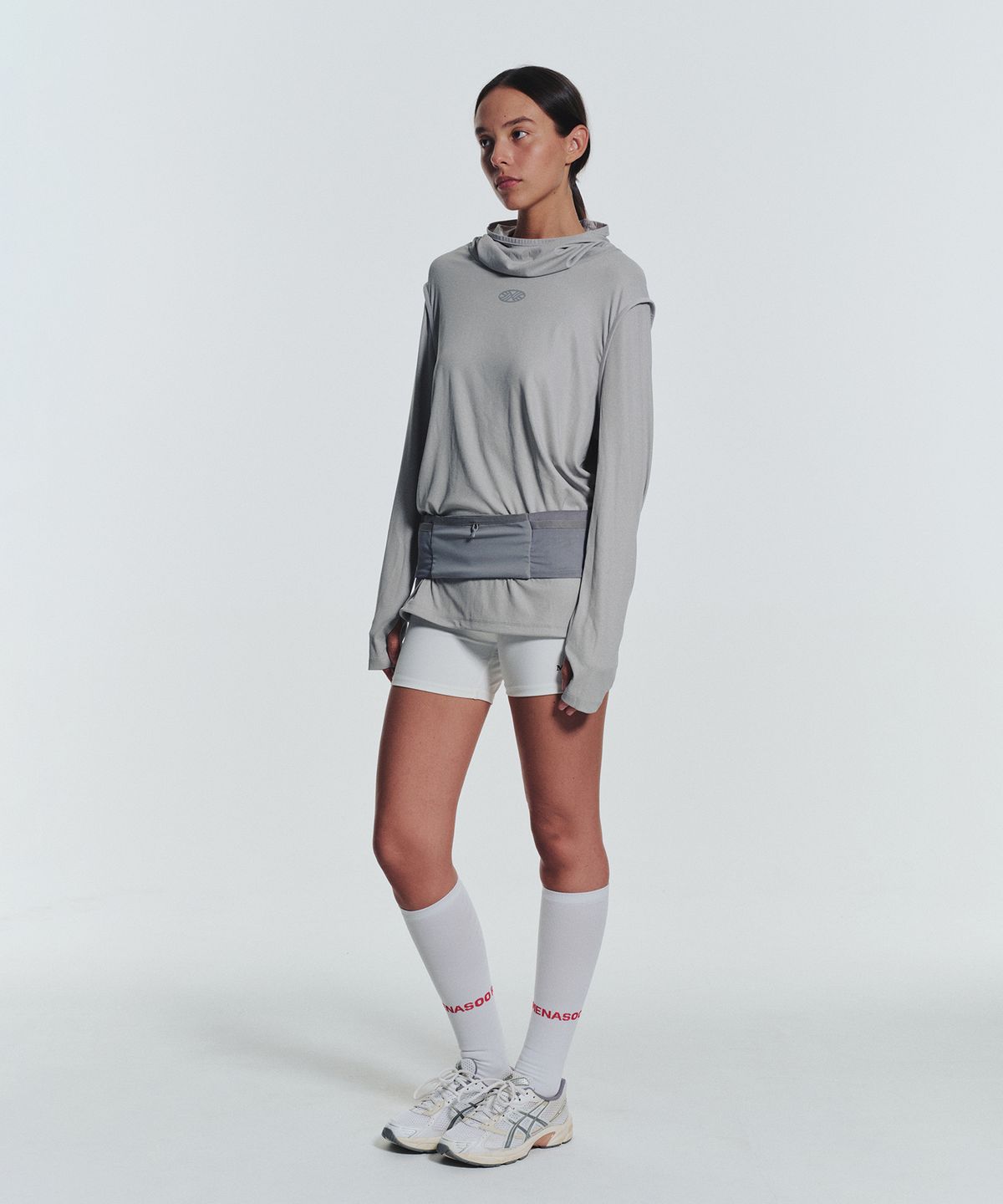 미나수(MENASOO) MNS Running Highneck Hoodie_Gray