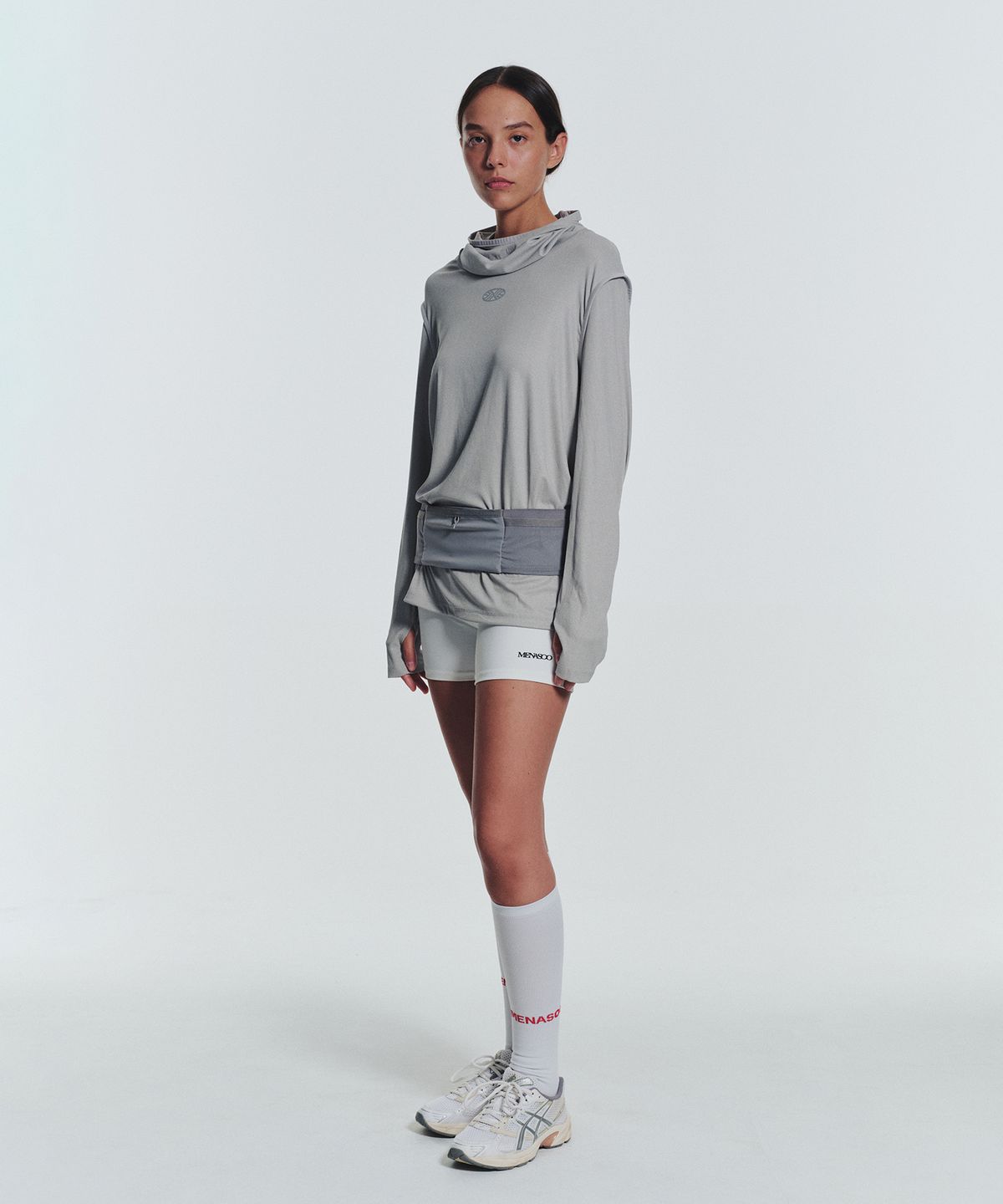미나수(MENASOO) MNS Running Highneck Hoodie_Gray